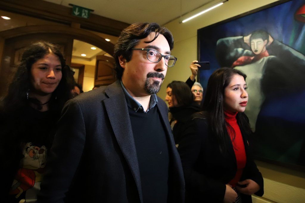 Latorre descarta renunciar a la presidencia de RD: “Mi foco está en dar la cara en esta grave crisis”