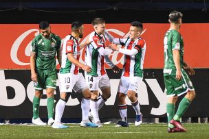 Con gran actuación de Barticciotto, Palestino golea a Audax en el Clásico de Colonias