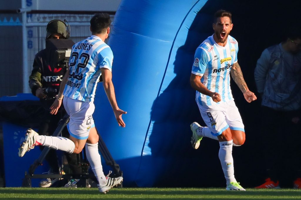 Joaquín Larrivey rescató un punto para Magallanes ante Ñublense