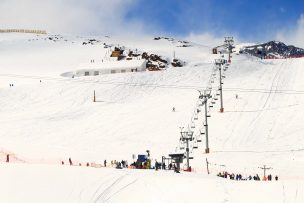 Cerca de 200 personas quedaron atrapadas dos horas por falla de andarivel en Valle Nevado