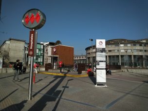 Mujer dio a luz en Estación de Metro Hospitales: Fue asistida por funcionarios y carabineros