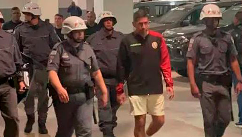 Decretan prisión preventiva para preparador físico de Universitario por insultos racistas en la Sudamericana