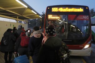 Servicio Red 555 al aeropuerto supera los 400 mil pasajeros en sus primeros seis meses