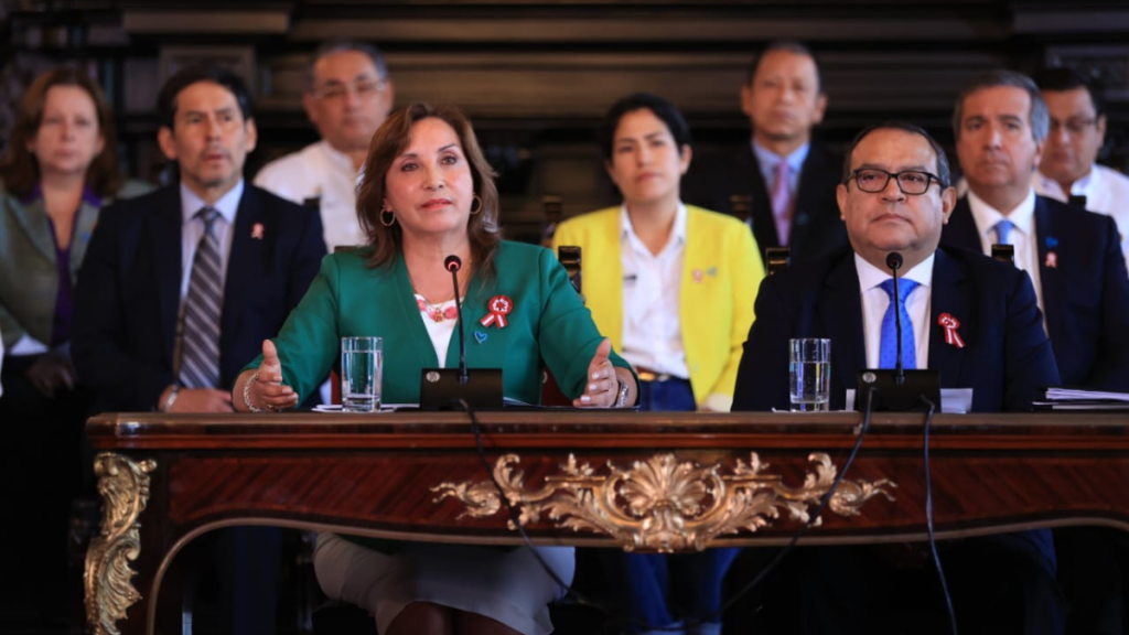 Perú: Dina Boluarte califica las protestas de este miércoles como “una amenaza a la democracia”