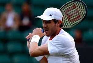 Nicolás Jarry toma un segundo aire y vence a Cecchinato en la eterna primera ronda de Wimbledon