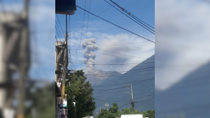 Se registran erupciones en el volcán de Fuego en Guatemala