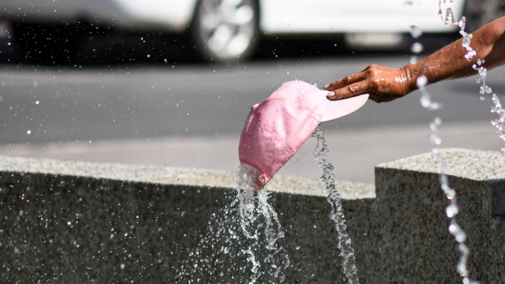 El calor pone hoy en riesgo a casi toda España, con avisos rojos en varios puntos y máximas que alcanzarán los 44°
