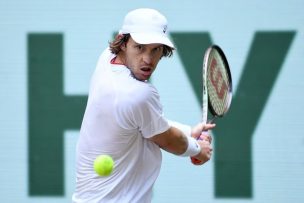 A seguir esperando: debut de Nicolás Jarry en Wimbledon fue suspendido por lluvia