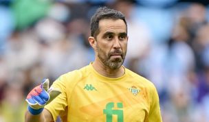 Claudio Bravo alabó al Betis por la renovación de Manuel Pellegrini