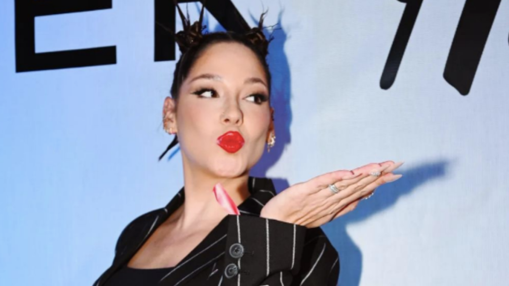 ¡Hermosa!: Kel Calderón se lució en las redes sociales con destapado vestido