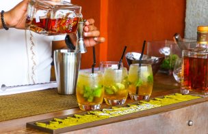 Cómo armar tu propio mini bar en casa y disfrutar de un buen trago
