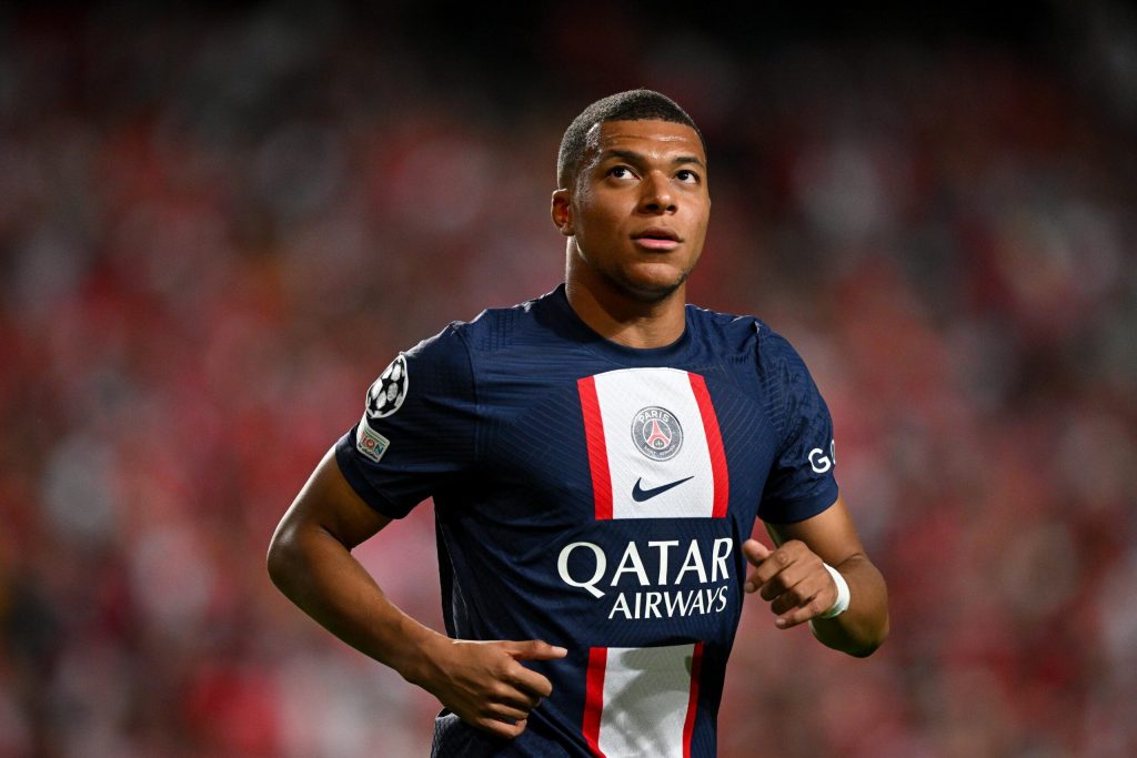 Mil millones de euros en 10 años: la última oferta del PSG a Mbappé