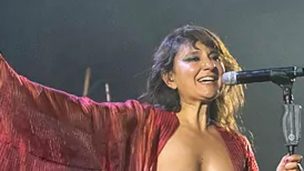 Eva Amaral se desnudó en medio de concierto para entregar fuerte mensaje: