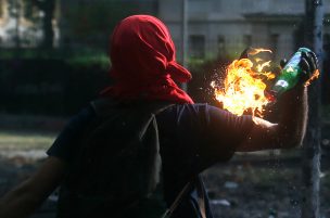 Detienen a tres extranjeros irregulares portando 7 bombas molotov