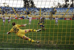 Unión Española se toma del penal de Solari para lanzar otro dardo contra el arbitraje chileno