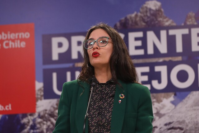 Camila Vallejo valora fallo del TC sobre la Comisión contra la Desinformación: “Hemos con esto logrado derrotar las caricaturas”