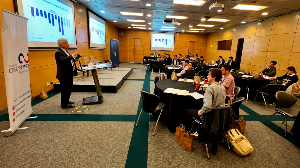 La “Academia Económica 2023” abordó los desafíos futuros económicos de Chile y el mundo