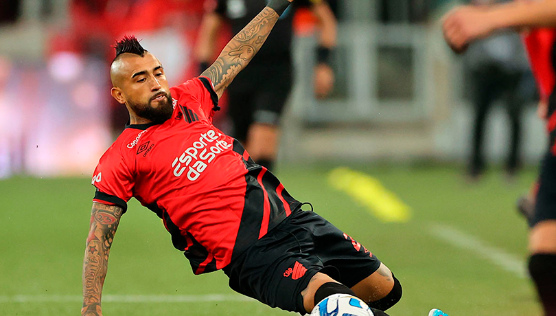 Vidal lamenta la eliminación de la Libertadores y candidatea a Ronnie Fernández a la Roja