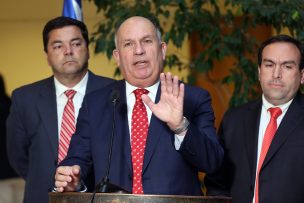 Bobadilla acusa “estrategia de ocultamiento” del Gobierno y pide votar pronto AC contra Pardow