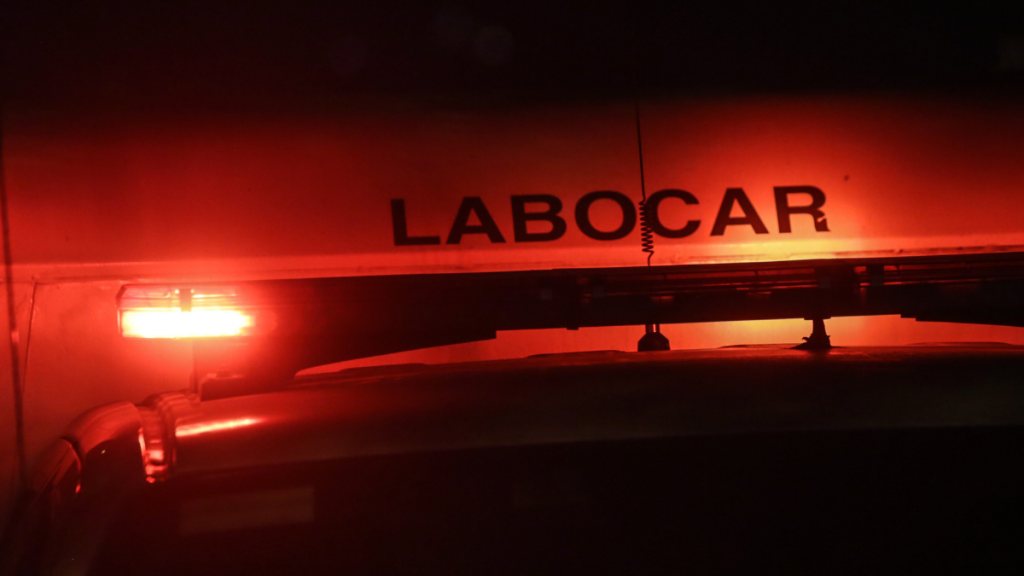 Balean a trabajador en medio de asalto a panadería de Quinta Normal