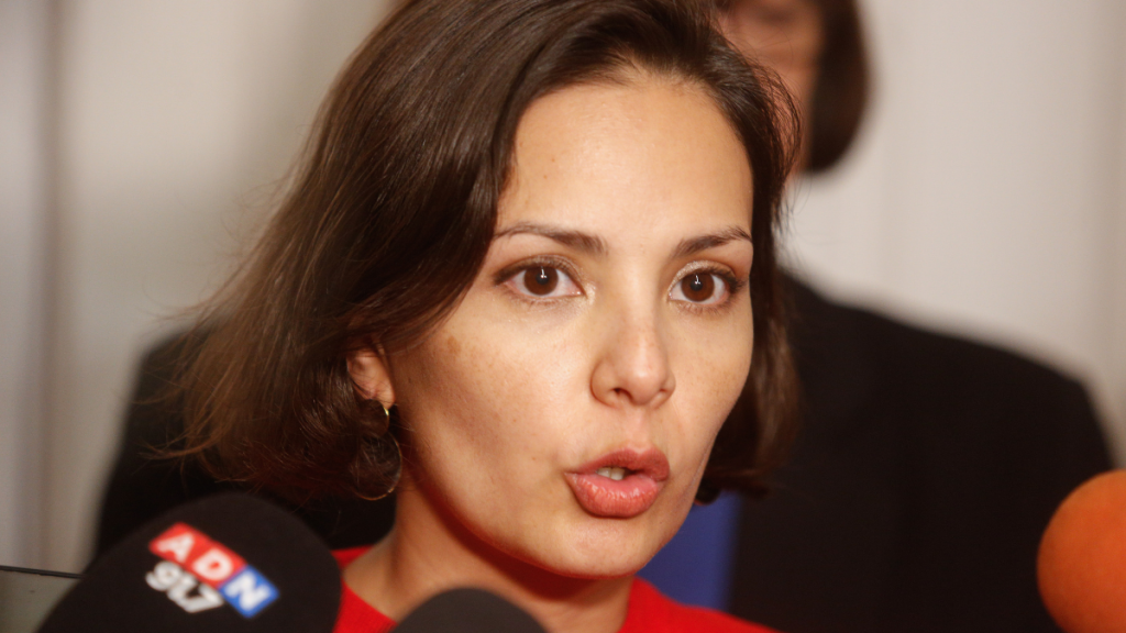 Claudio Arredondo respondió a los ataques de De la Carrera a ministra de Culturas: “muestra ignorancia, misoginia y poco nivel intelectual”