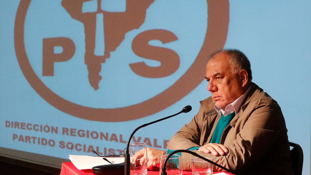 Osvaldo Andrade cita frase de la UP para referirse a la gestión de Boric: “Es un gobierno de mierda, pero es mi gobierno”