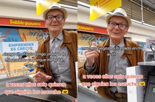 El emotivo viral de cajera que conversó con adulto mayor: 