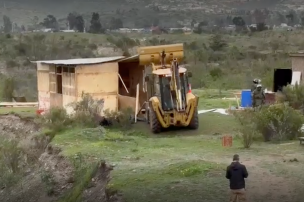 Carabineros desaloja toma en Quillota: Plazo de demolición se cumplía en un día