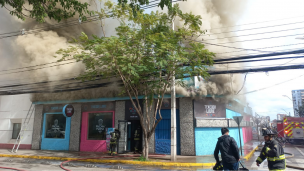 Incendio afectó a conocido restaurante de Ñuñoa