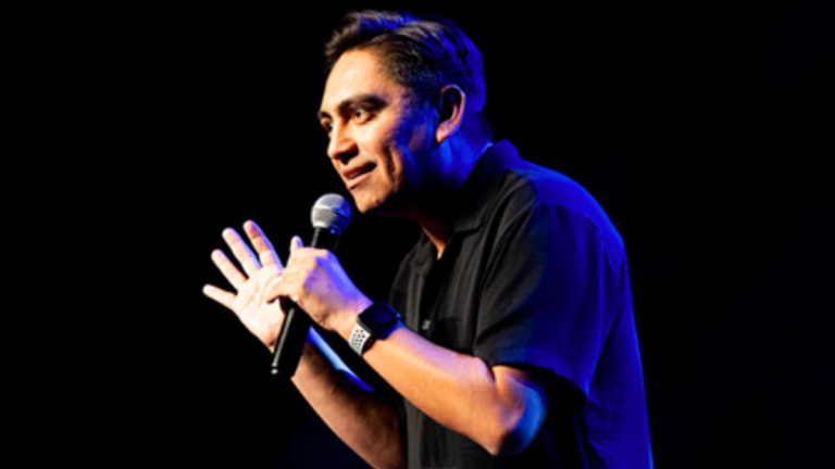 Sergio Freire inaugura “Happy People”: comedia y gastronomía en un solo lugar en Santiago