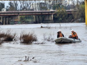 Gope busca a hombre que habría caído al Río Ñuble