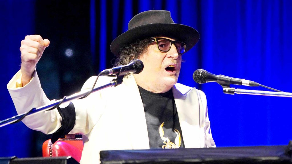 “¡Ya en casa!”: Charly García confirmó su alta médica tras ser hospitalizado
