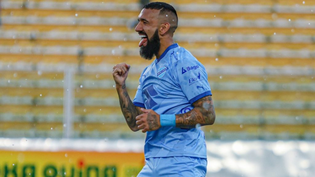 Ronnie Fernández marca un doblete en la victoria del Bolívar ante Athletico Paranaense