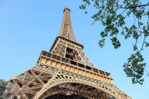 Evacúan Torre Eiffel ante amenaza de bomba