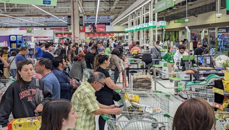 CNC advierte desabastecimiento en supermercados del norte por sistema frontal