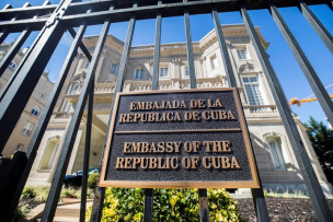 Atacan con molotov la embajada de Cuba en Estados Unidos: Washington lo tildó de 