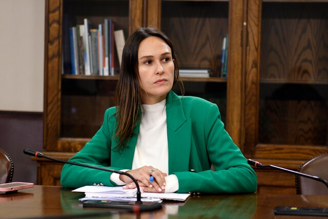 Paula Labra por ataques a Matthei: “La ministra de la Mujer condena lo que pasa en un reality show y guarda silencio sobre lo que pasa en la vida real”