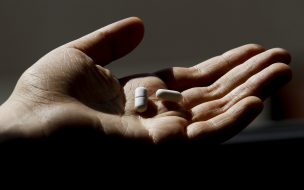Retos virales con imanes y paracetamol: qué hay detrás de estas peligrosas tendencias