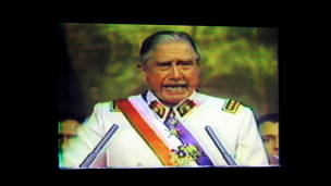 Gobierno español retirará la Gran Cruz al Mérito Militar a Augusto Pinochet concedida en 1975