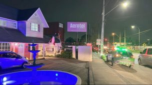 Delincuentes asaltan motel con clientes en Maipú