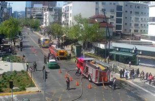 Incendio afecta local comercial en Providencia