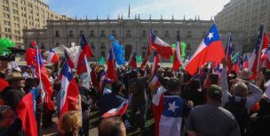 Carabineros realizará despliegue policial preventivo en La Moneda: Adherentes del Presidente se encontrarán con el 