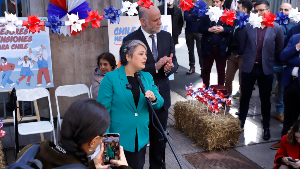 Ministra Jara por pensiones: “Nuestro llamado es a retomar la tramitación legislativa de la reforma”