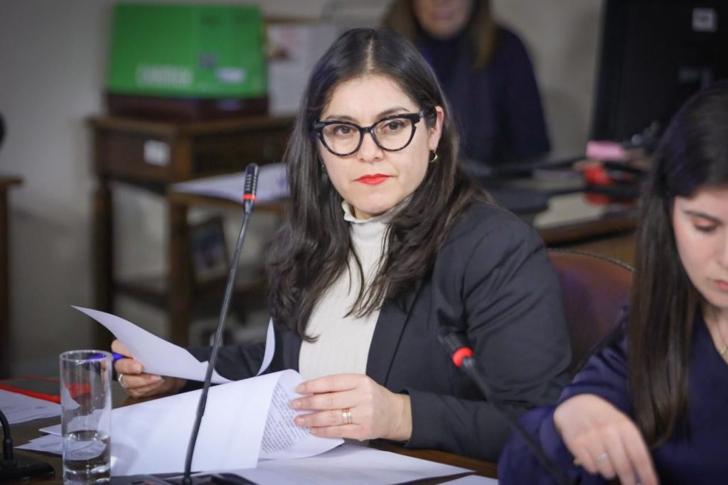 Karen Medina por informe que vincula a diputada Pérez con posible tráfico de influencias: “Su nombre ya tenía que empezar a aparecer”