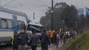 Choque entre Biotren y bus: EFE asegura que barreras estaban abajo