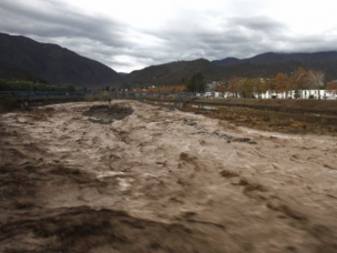 Llaman a evacuar sector Callejón El Peumo en Linares por desborde del río Ancoa