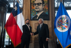 OEA Instala placa en honor a Salvador Allende en su sede de Washington