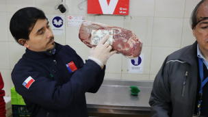 Inician sumario sanitario a dos carnicerías de Santiago por presencia de carnes vencidas para la venta