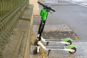 Vendedor ambulante fue baleado por dos sujetos que andaban en scooter en Recoleta