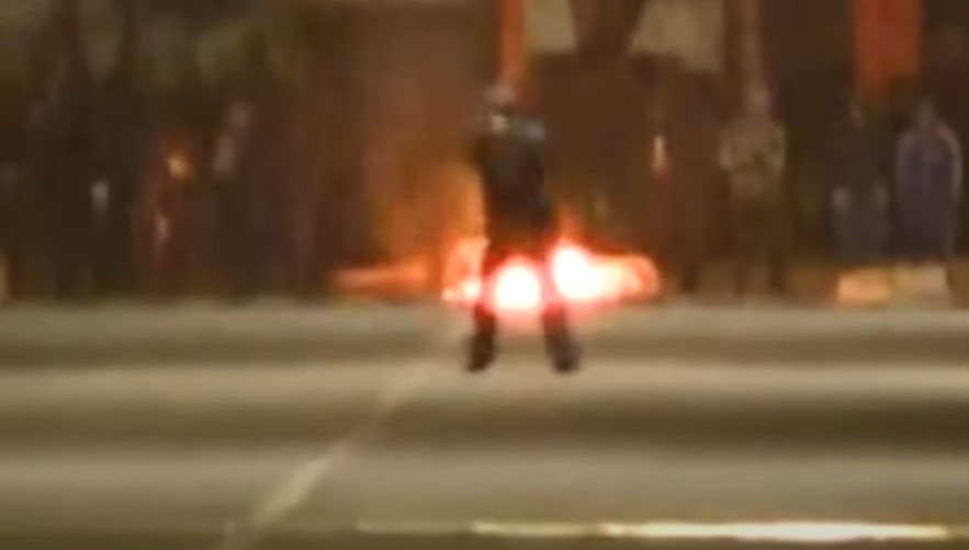 VIDEO | “¡Están disparando!”: Equipo de T13 graba impactante balacera de encapuchado